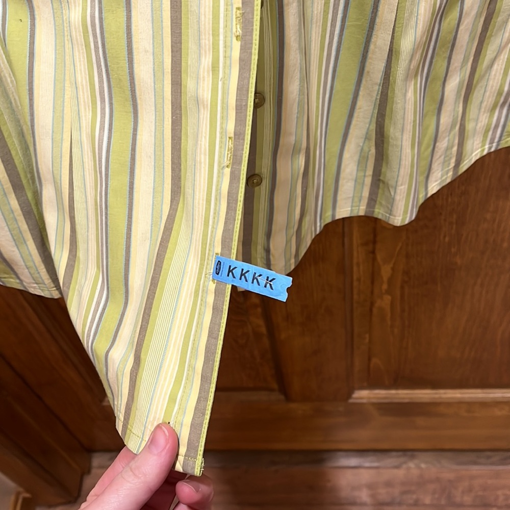 Button down shirt- like new - Picture 5 of 10